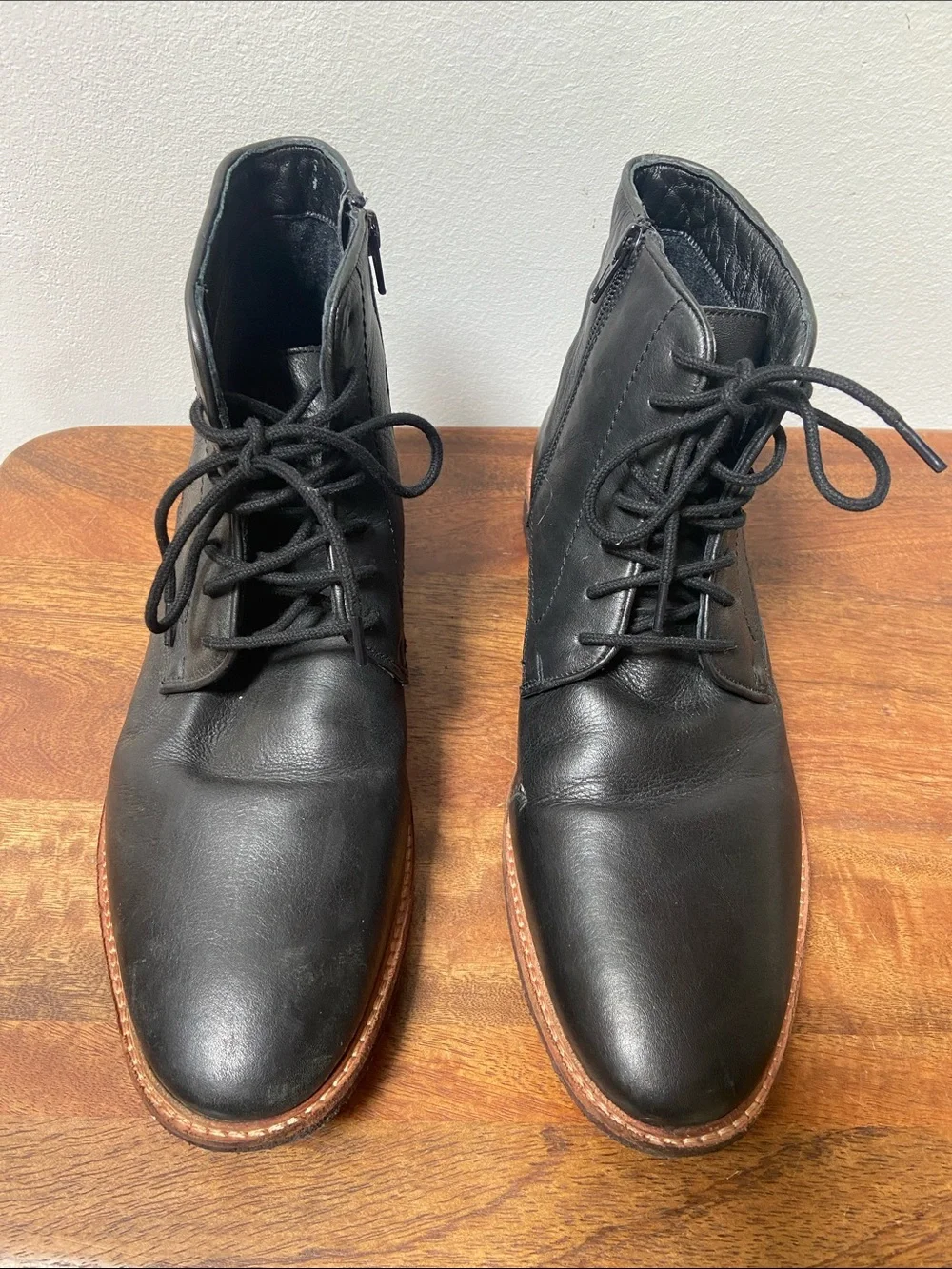 Rustic Asphalt Men's Black Leather Lace-Up Chukka Ankle Boots